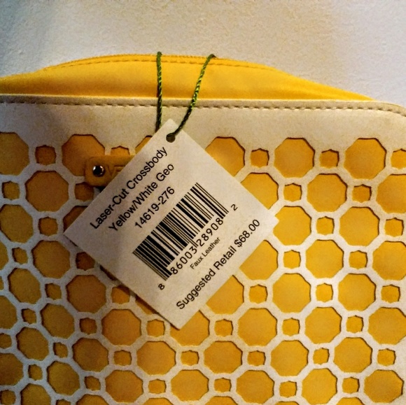 NWT Vera Bradley Laser Cut Vegan Crossbody - Picture 6 of 6